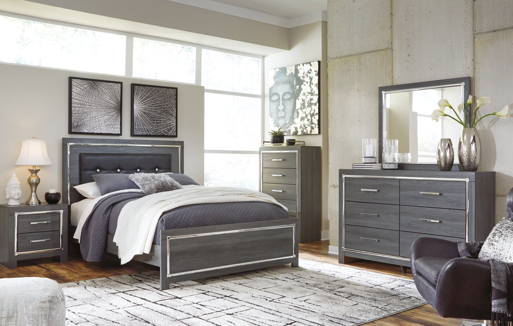 Lodanna Grey Panel Bedroom Set