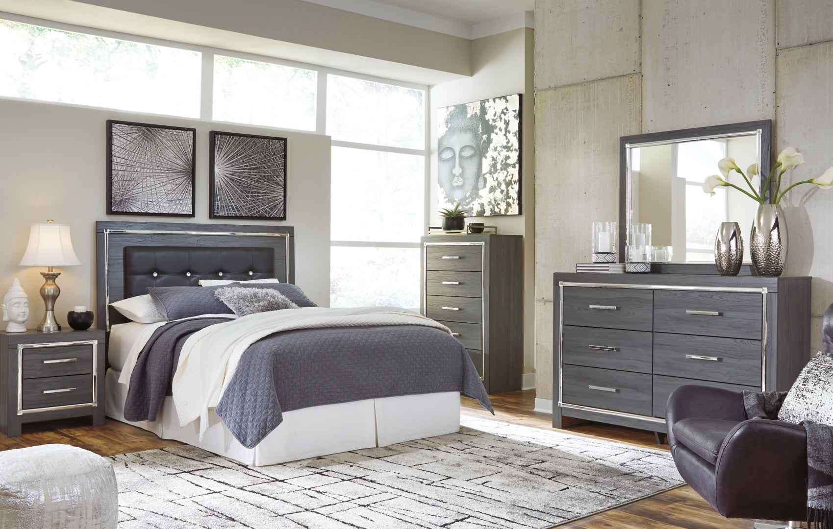 Lodanna Grey Panel Bedroom Set