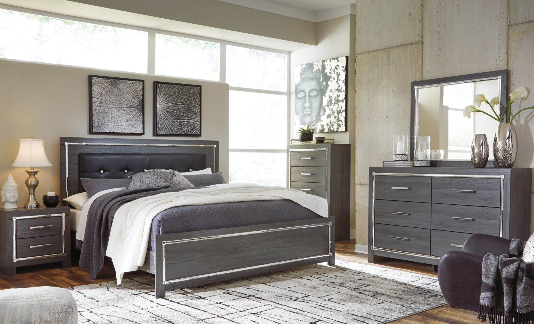 Lodanna Grey Panel Bedroom Set