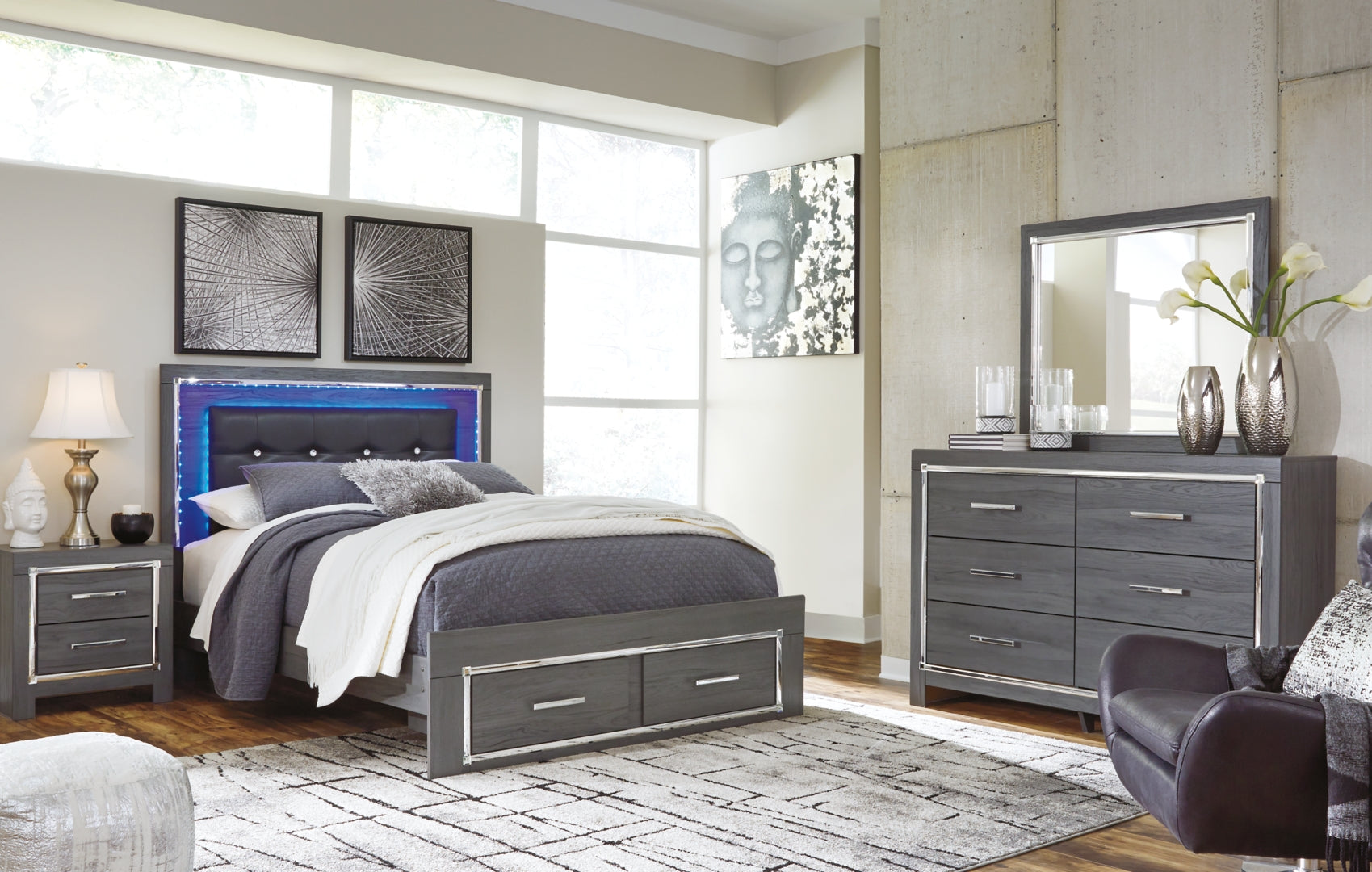 Lodanna Grey Panel Bedroom Set