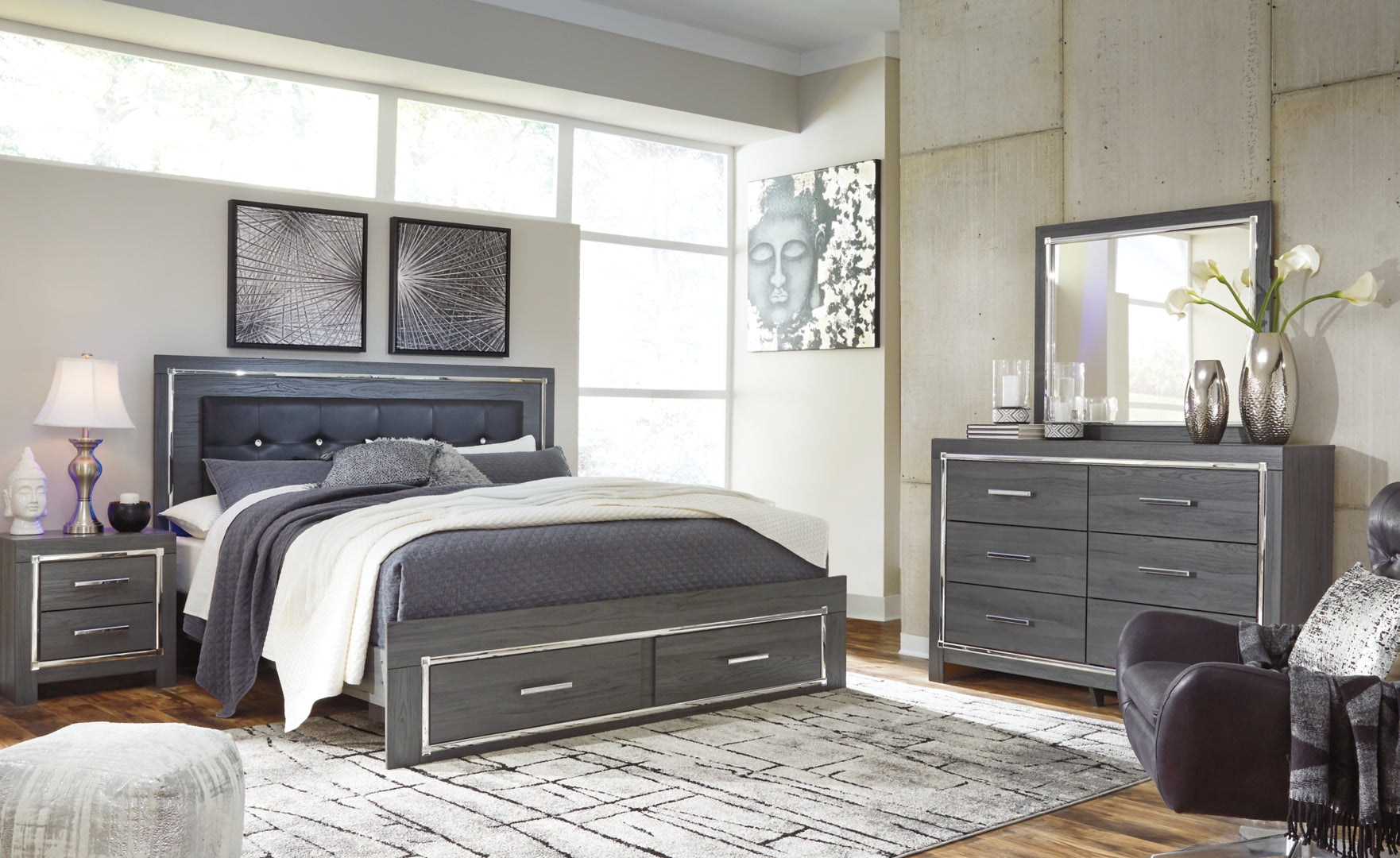 Lodanna Grey Panel Bedroom Set