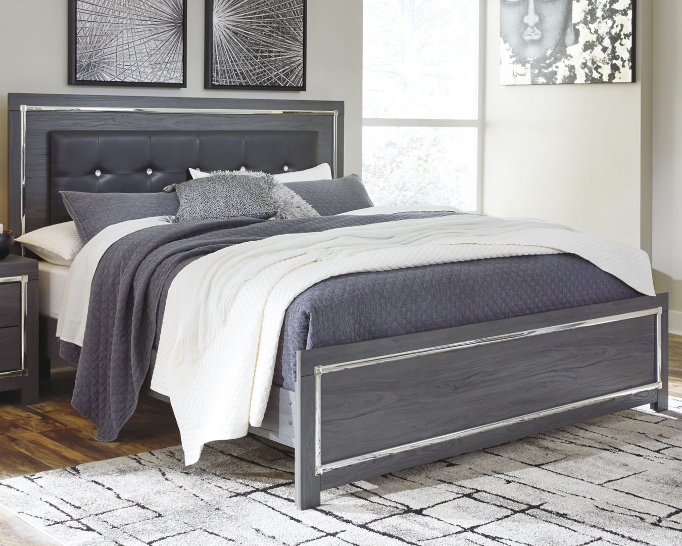 Lodanna Grey Panel Bedroom Set