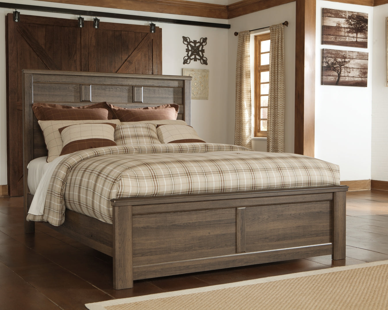 Juararo Panel Bed