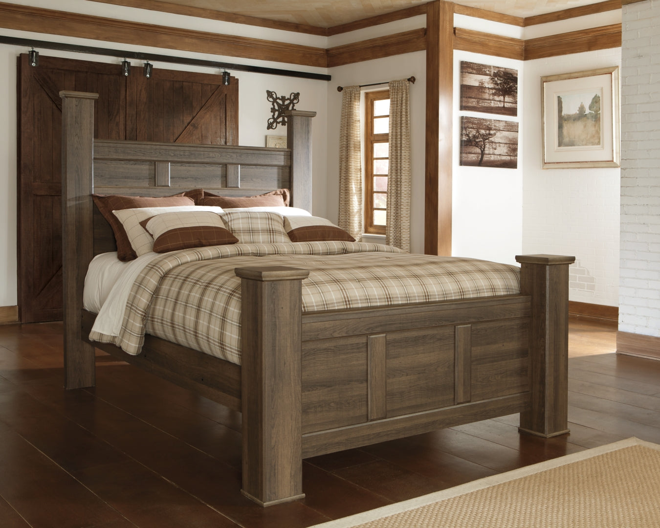 Juararo Panel Bed