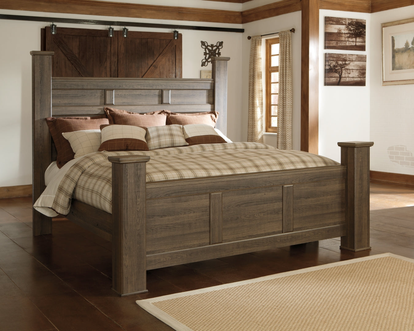 Juararo Panel Bed