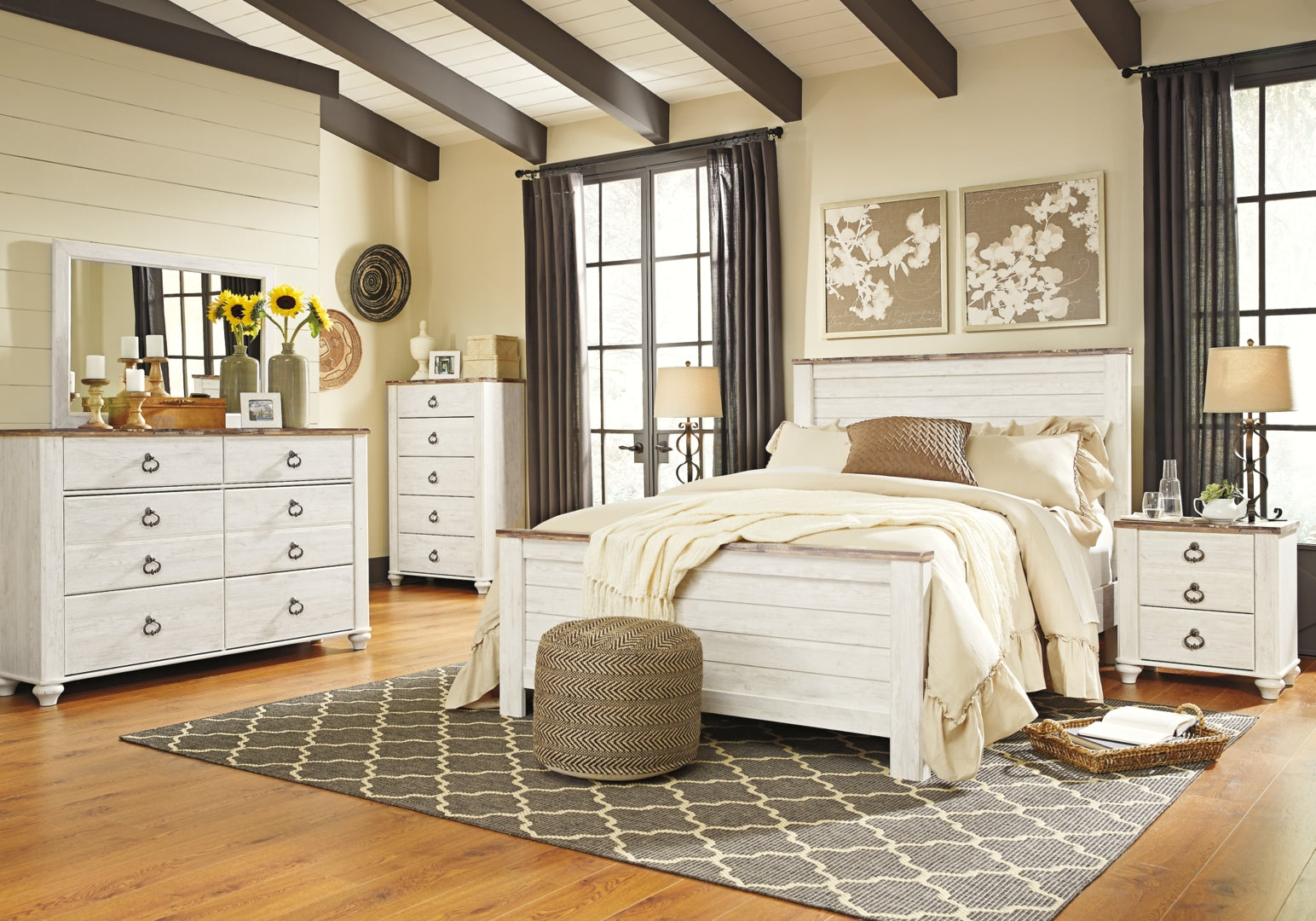 Willowton Six Drawer Dresser