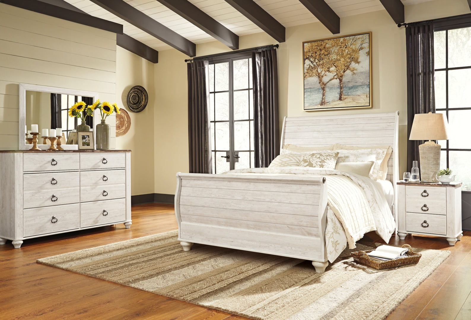 Willowton Beige Panel Bedroom Set