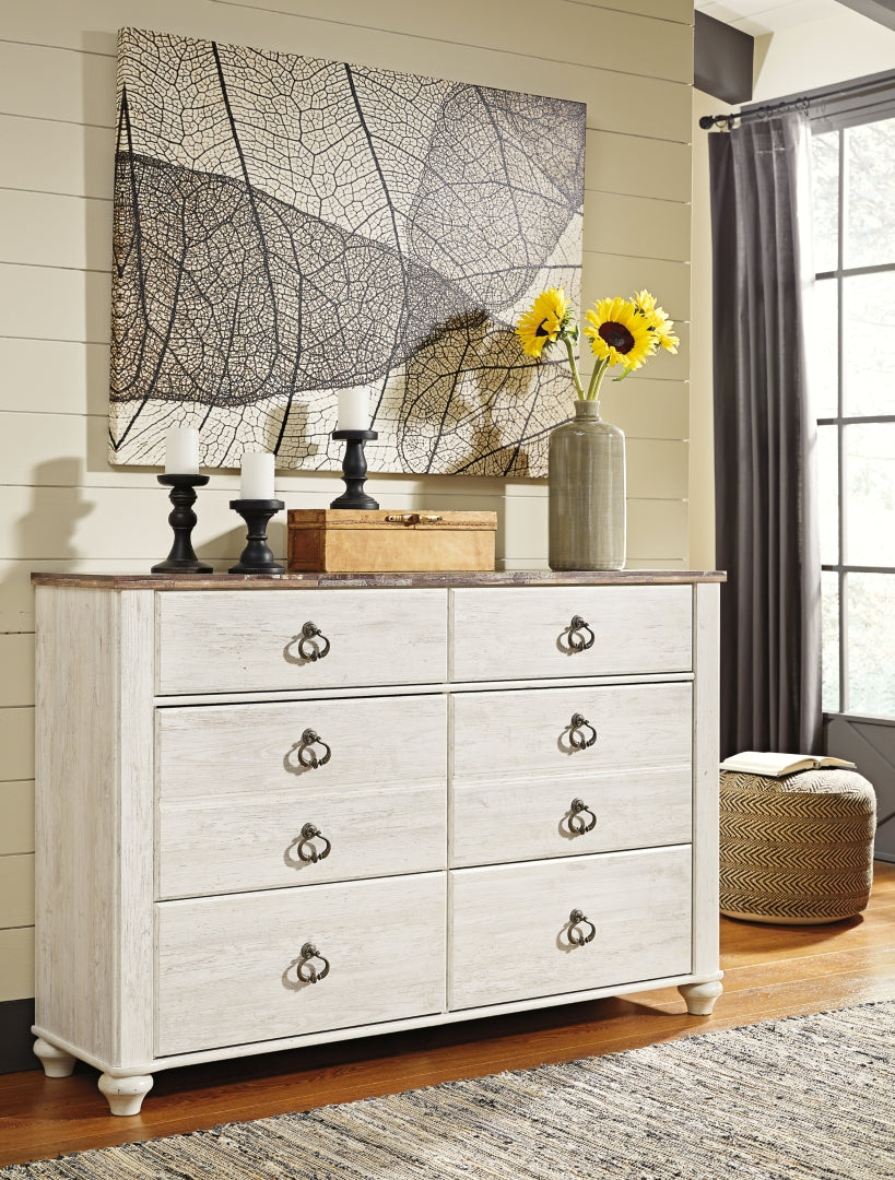 Willowton Beige Panel Bedroom Set