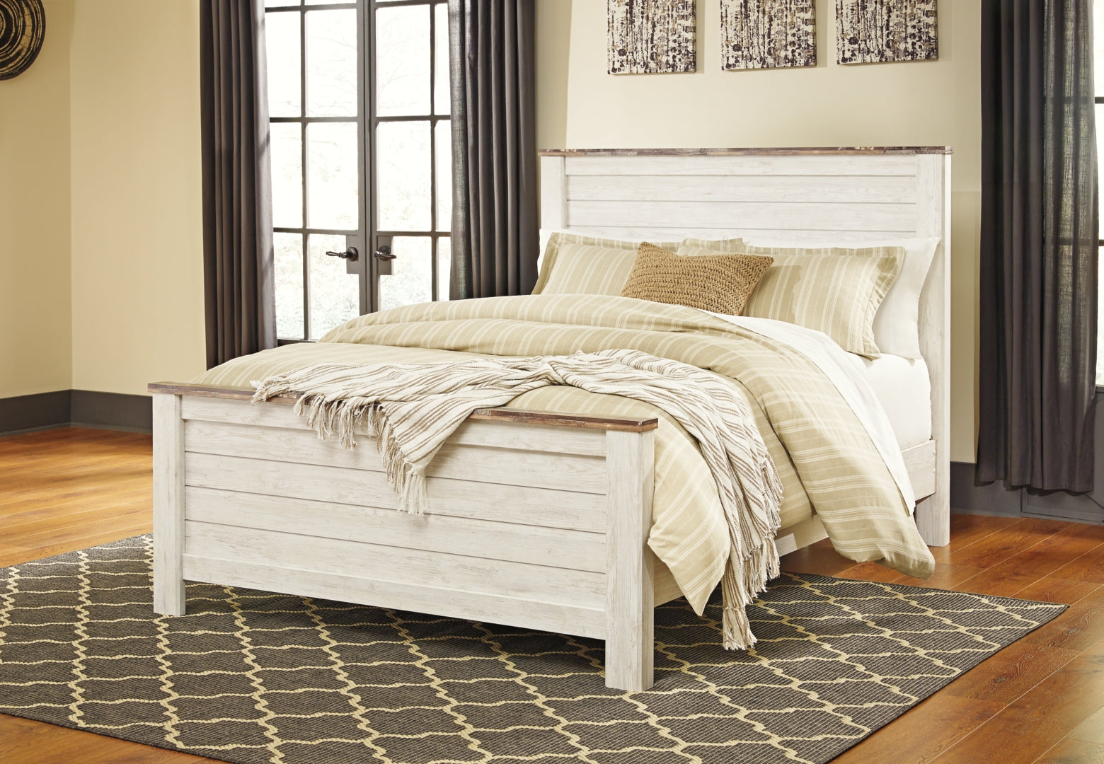 Willowton Beige Panel Bedroom Set