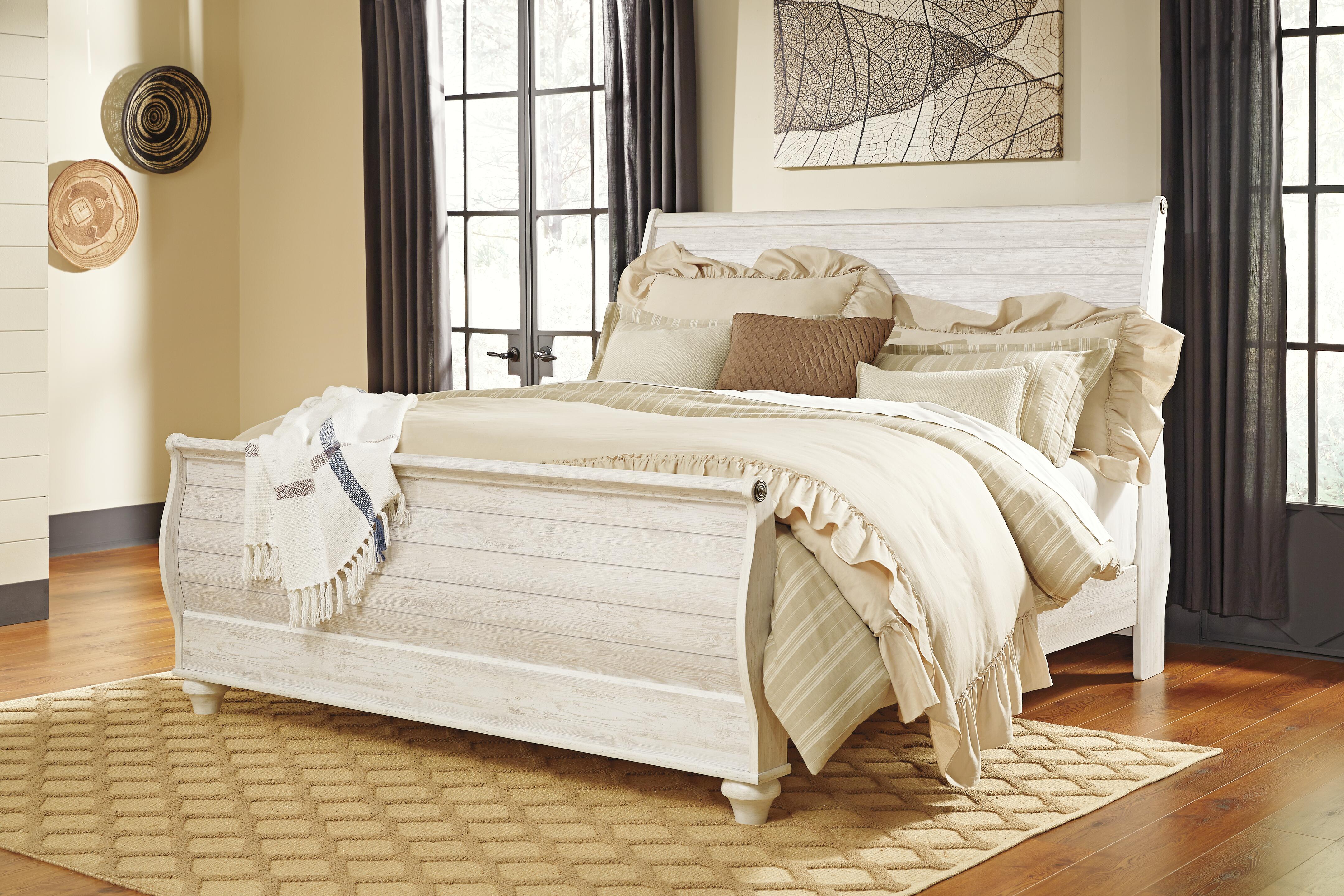 Willowton Sleigh Bed Bedroom Set