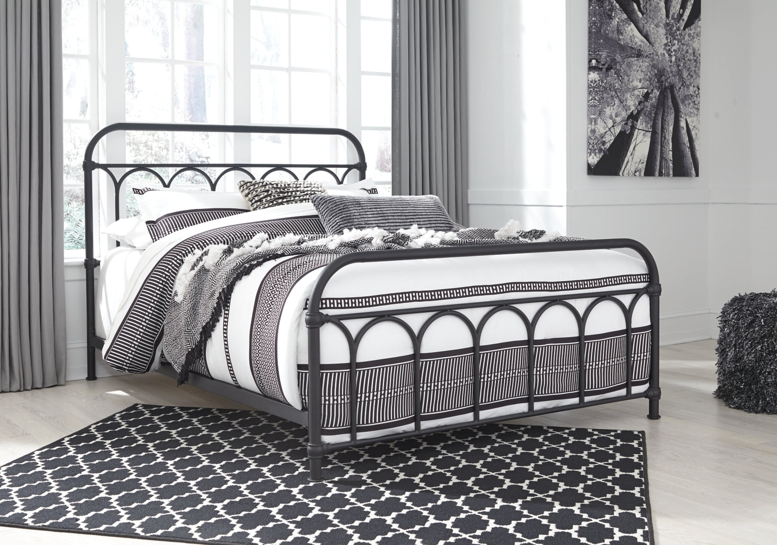 Nashburg Queen Metal Bed with Mattress