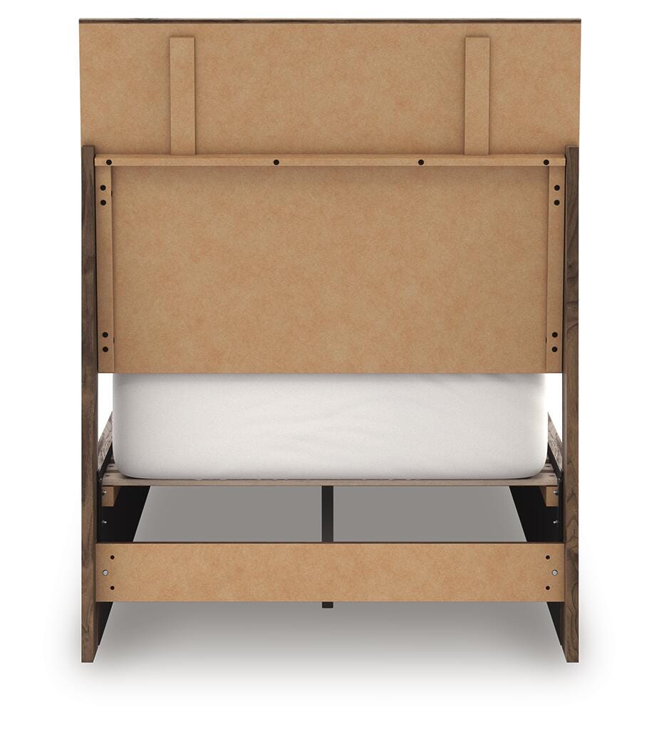 Zadilyn Panel Bed