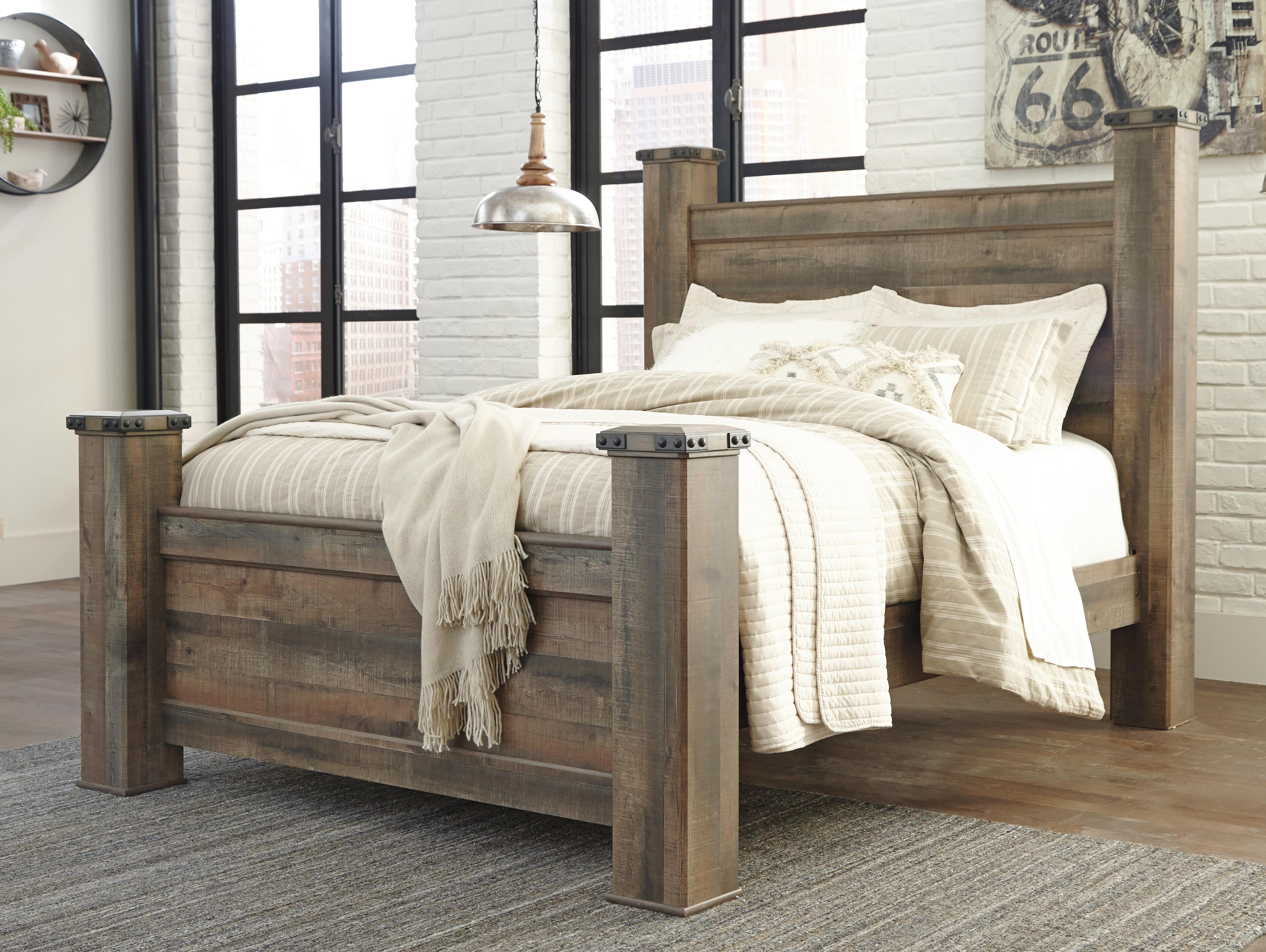 Trinell Poster Bed