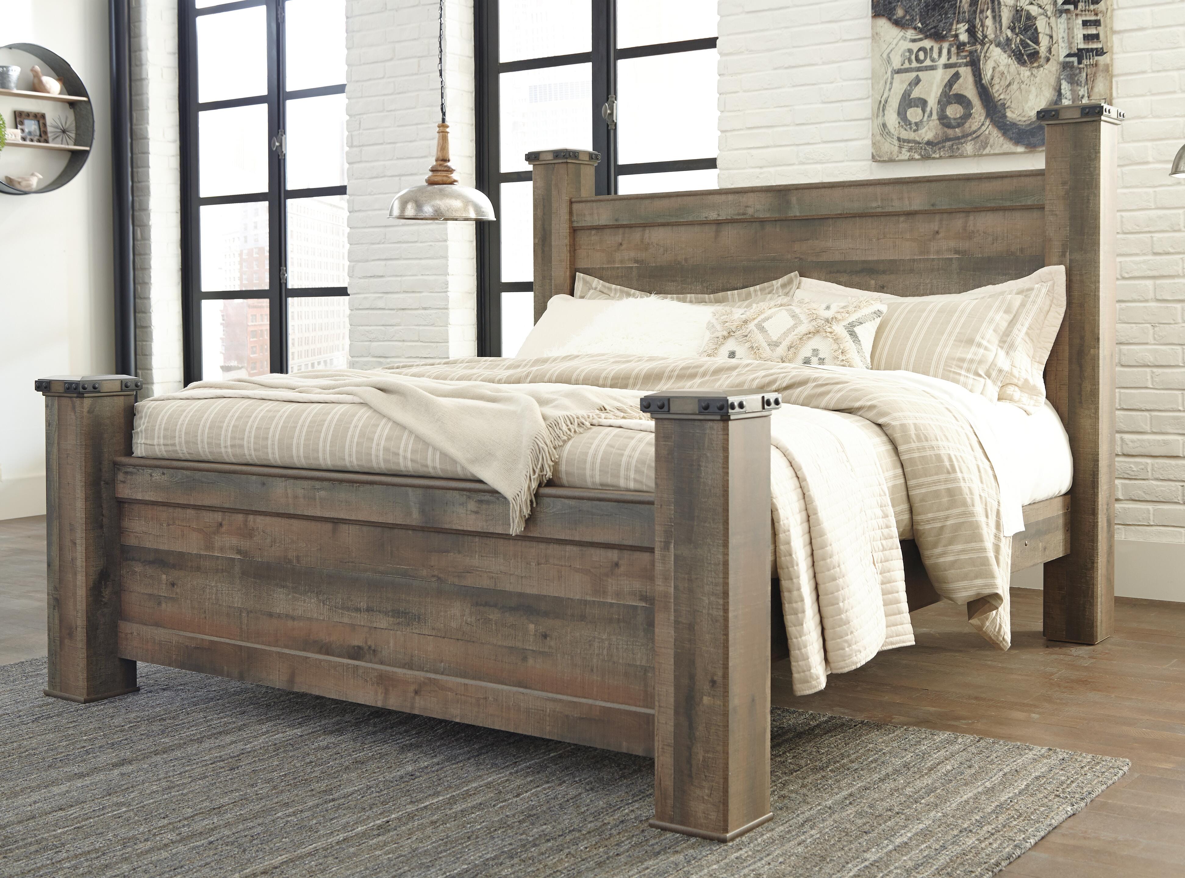 Trinell Poster Bed