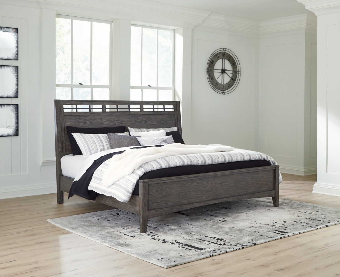 Montillan Panel Bed