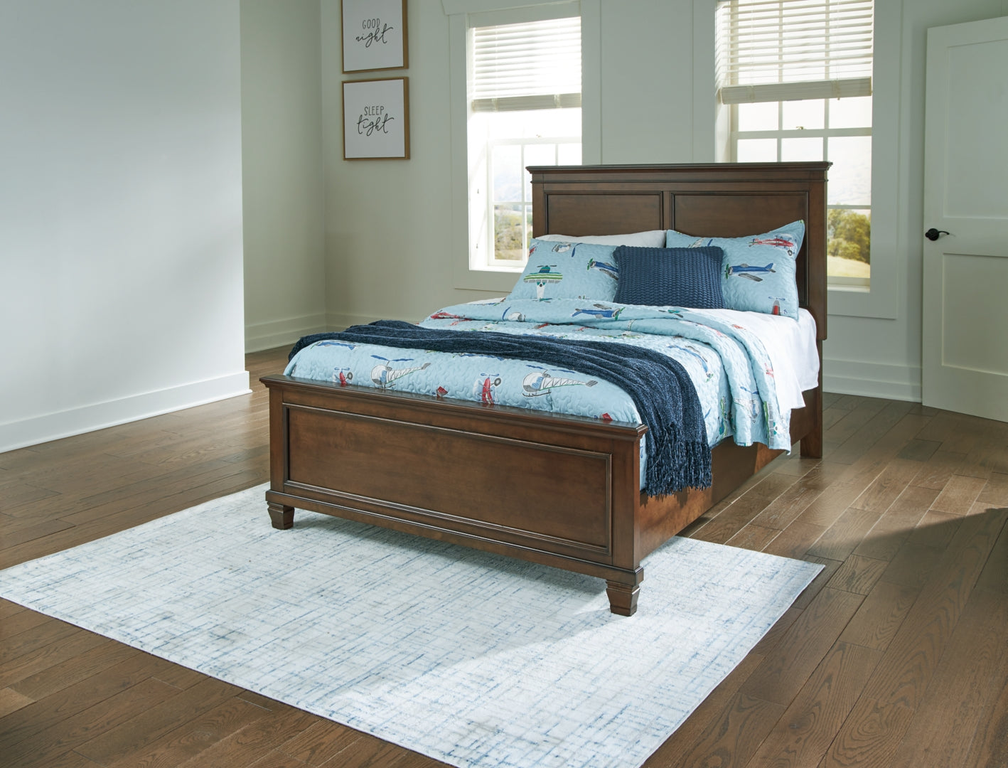 Danabrin Panel Bed