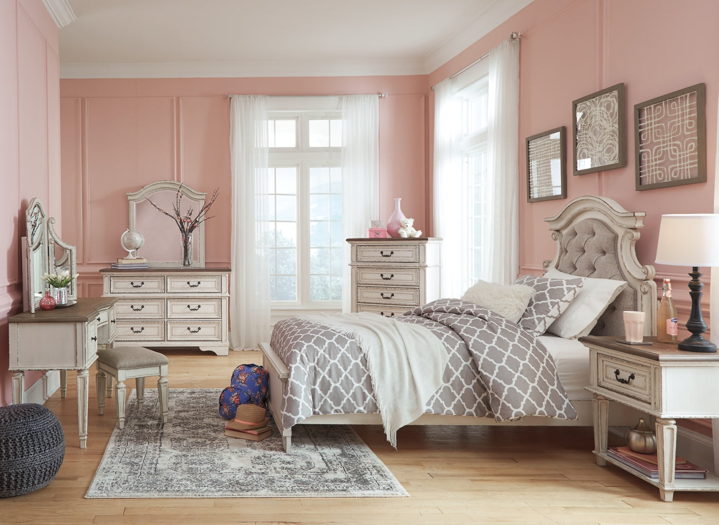 Realyn Dresser & Chest
