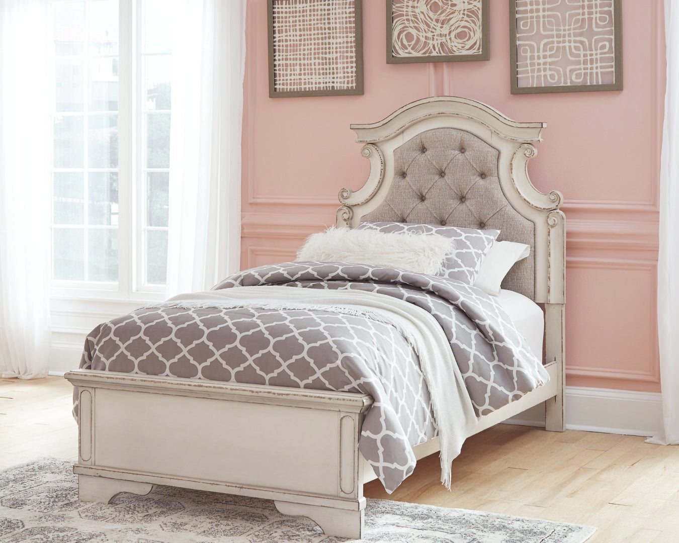 Realyn Upholstered Panel Bed