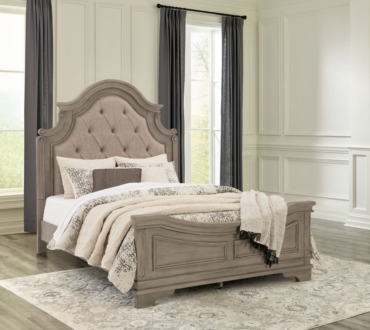 Lodenbay Panel Bed