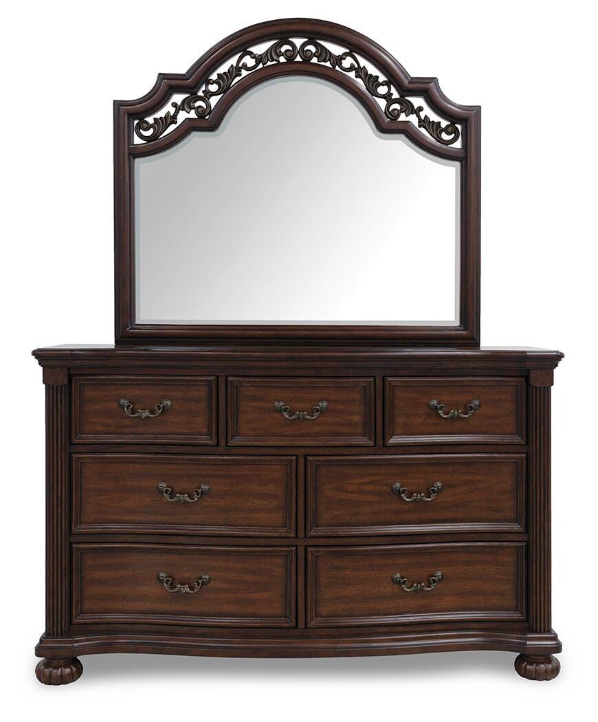 Lavinton Poster Bed Bedroom Set