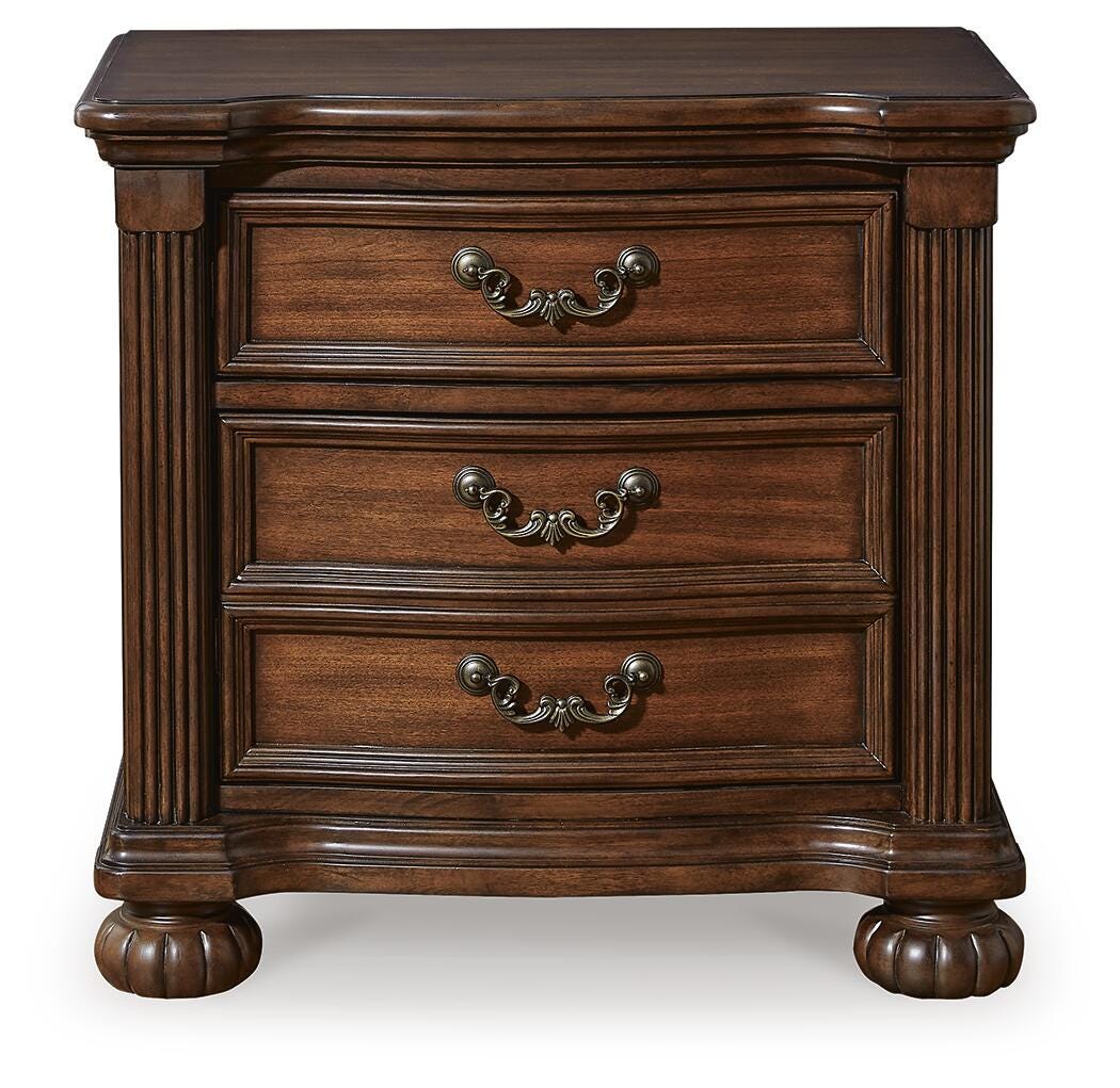 Lavinton Poster Bed Bedroom Set