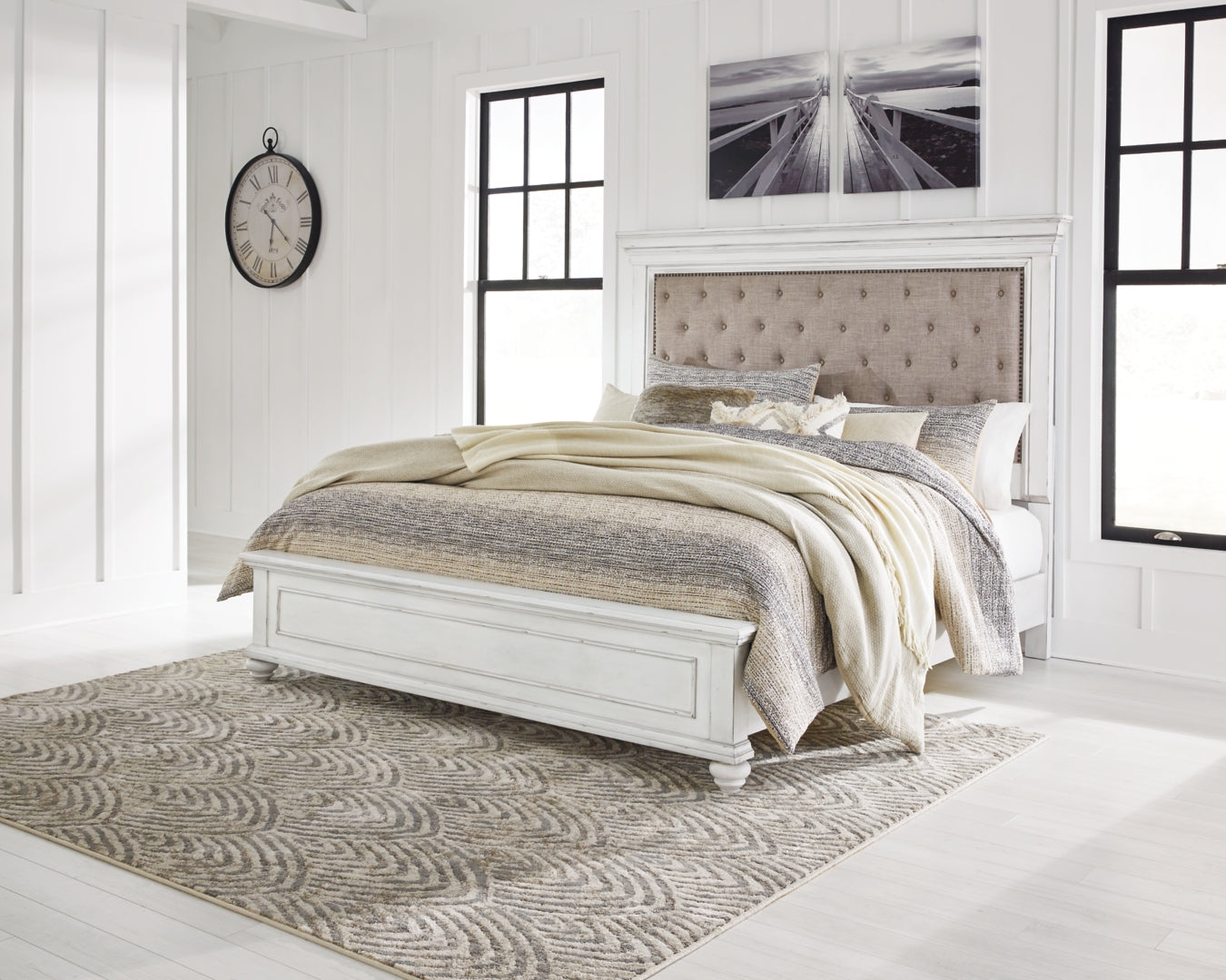 Kanwyn Panel Bed