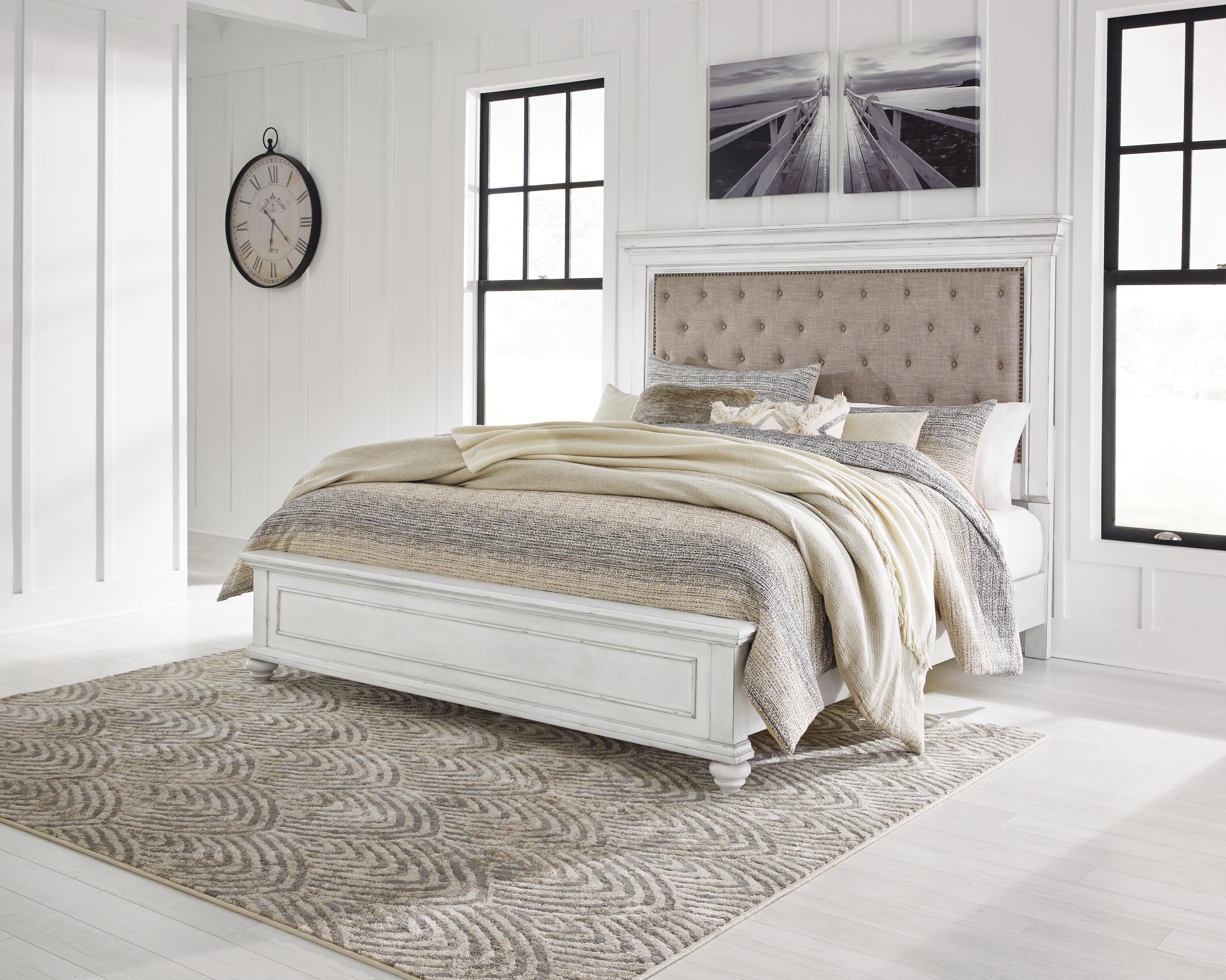 Kanwyn Panel Bed