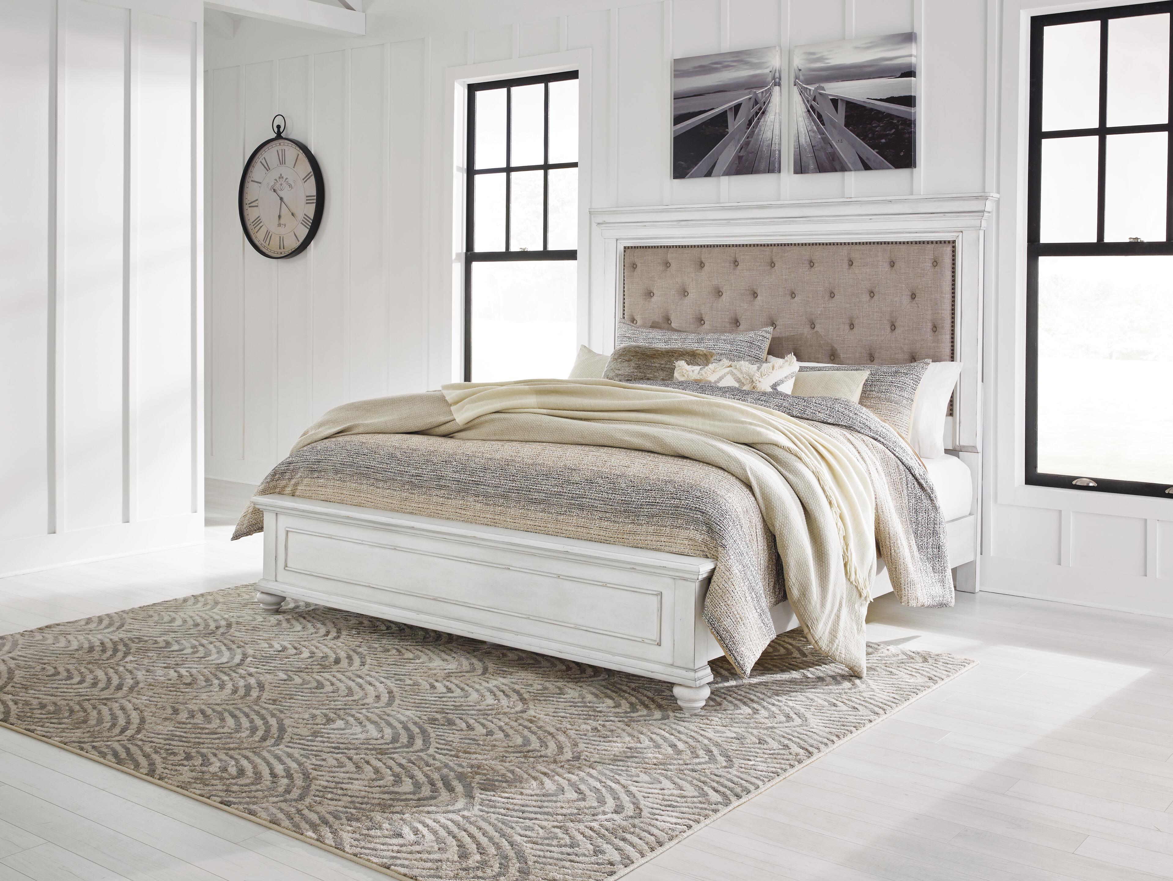 Kanwyn Panel Bed Bedroom Set