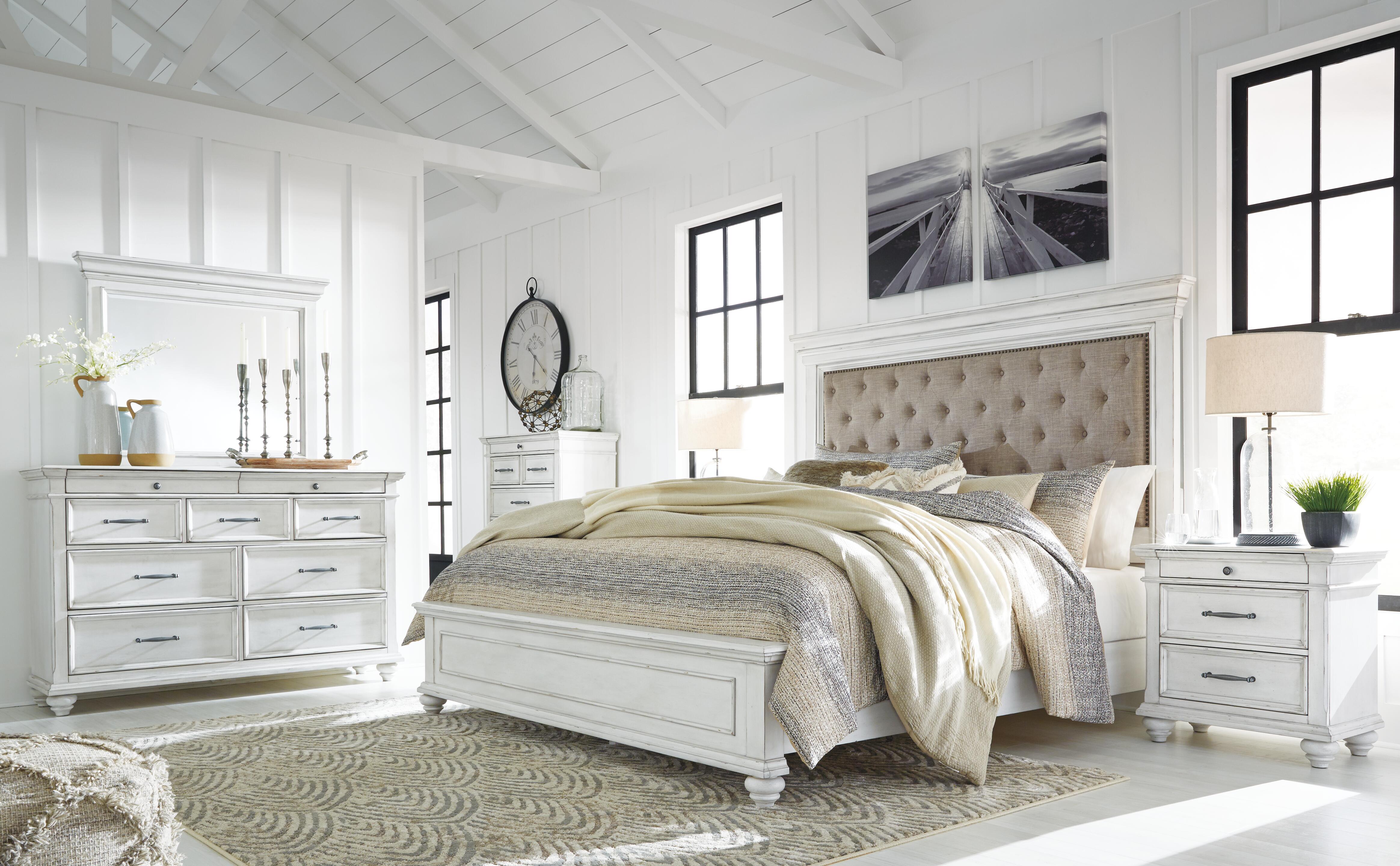 Kanwyn Panel Bed Bedroom Set