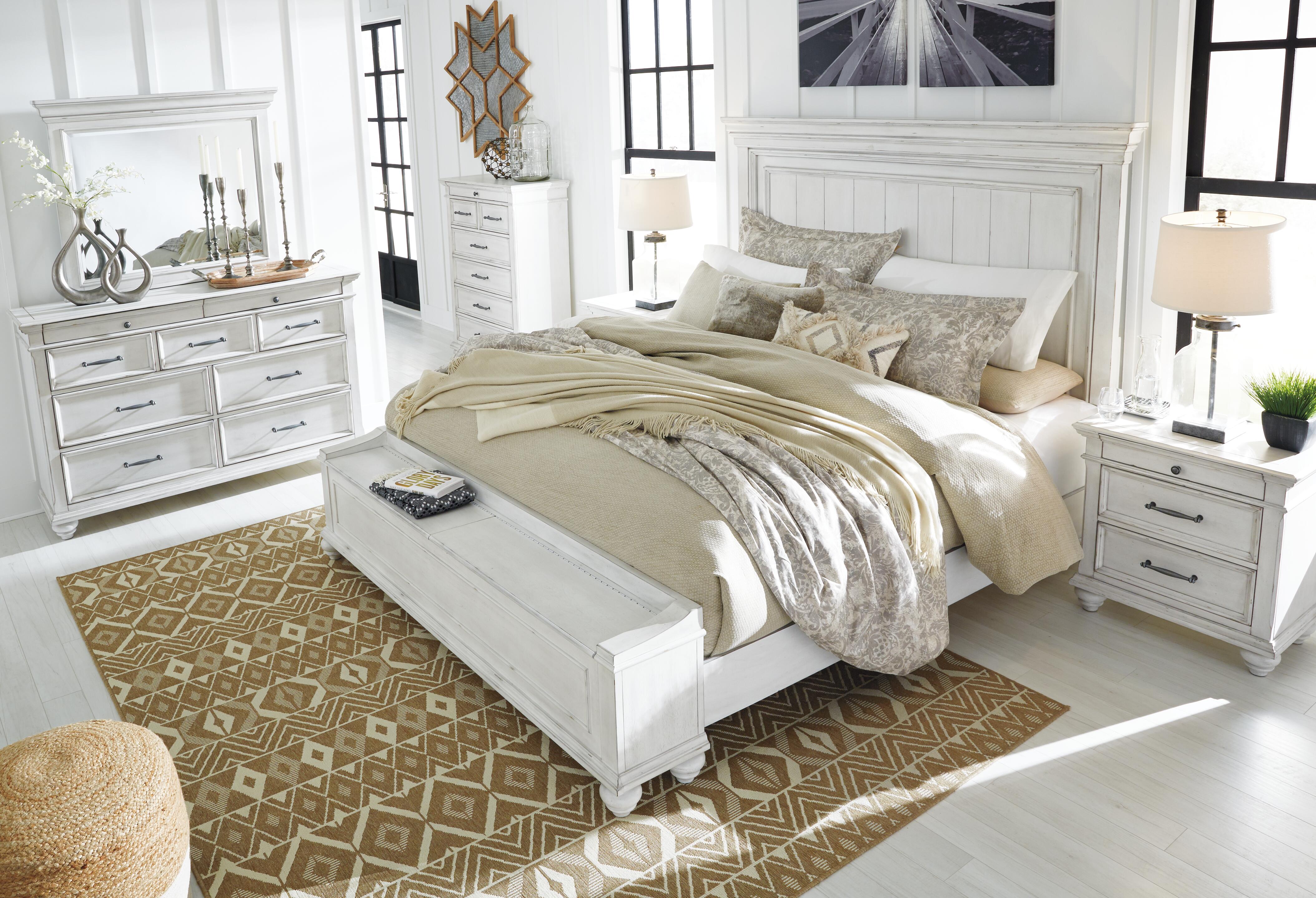 Kanwyn Panel Bed Bedroom Set
