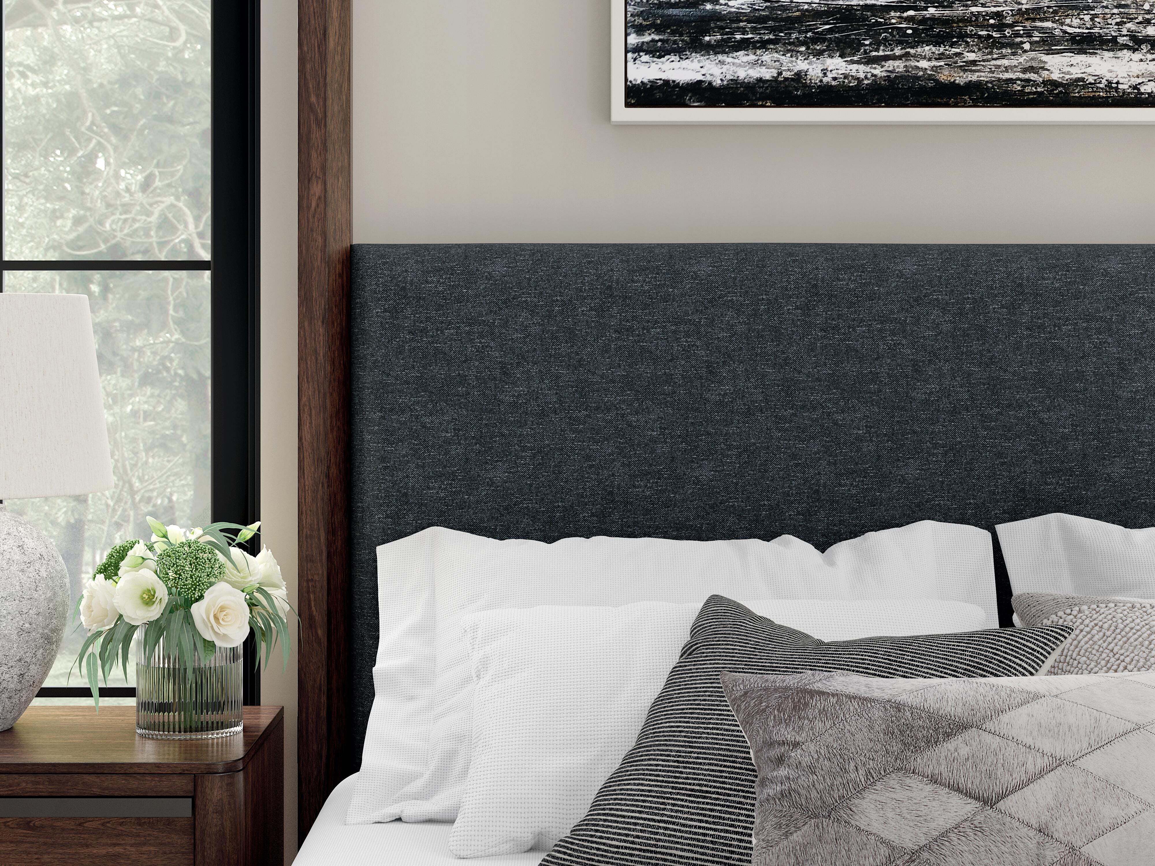 Kendamor Canopy Bed