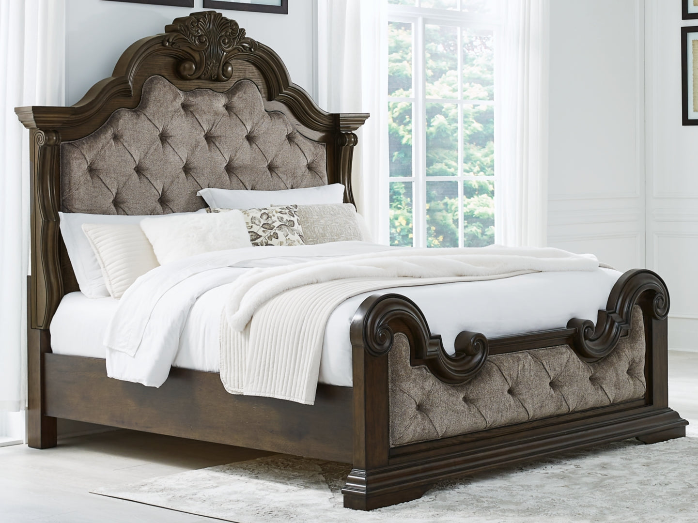 Maylee Upholstered Bed