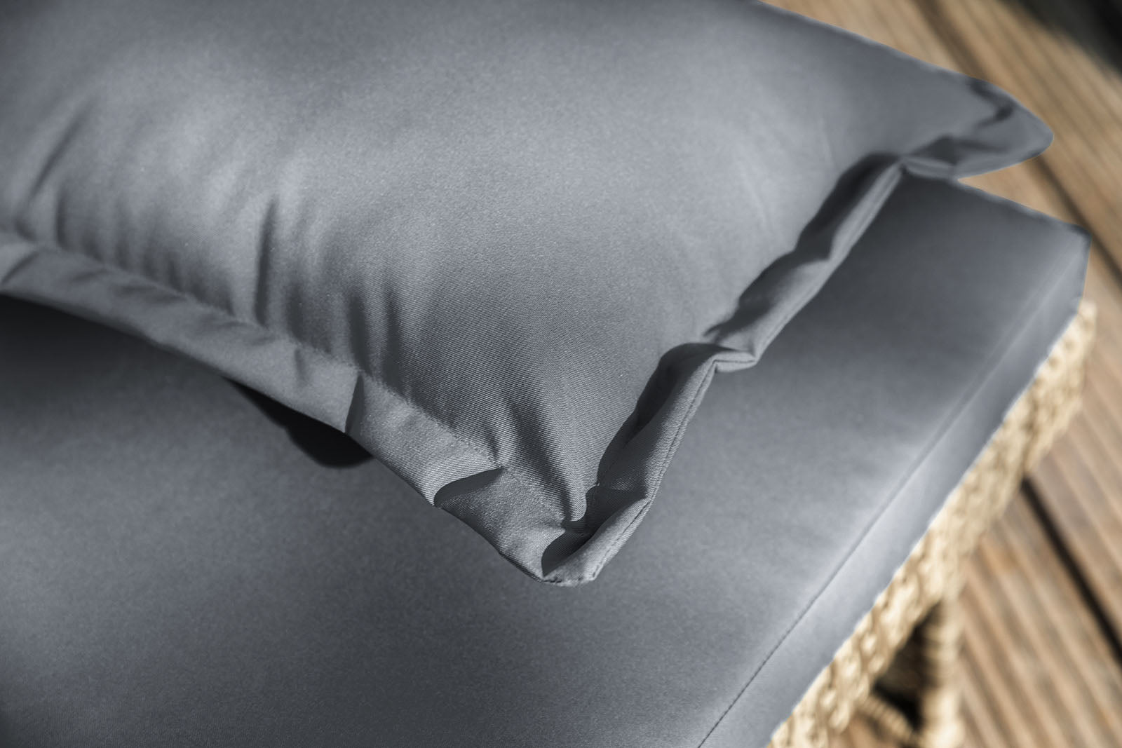 Bahia Tobago Brown/Dark Gray Outdoor Chaise Lounge