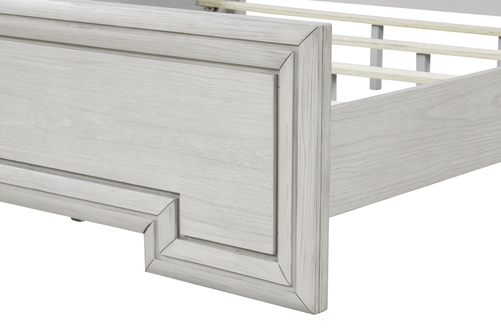 Basilone White Queen 5 Piece Bedroom Set w/Chest
