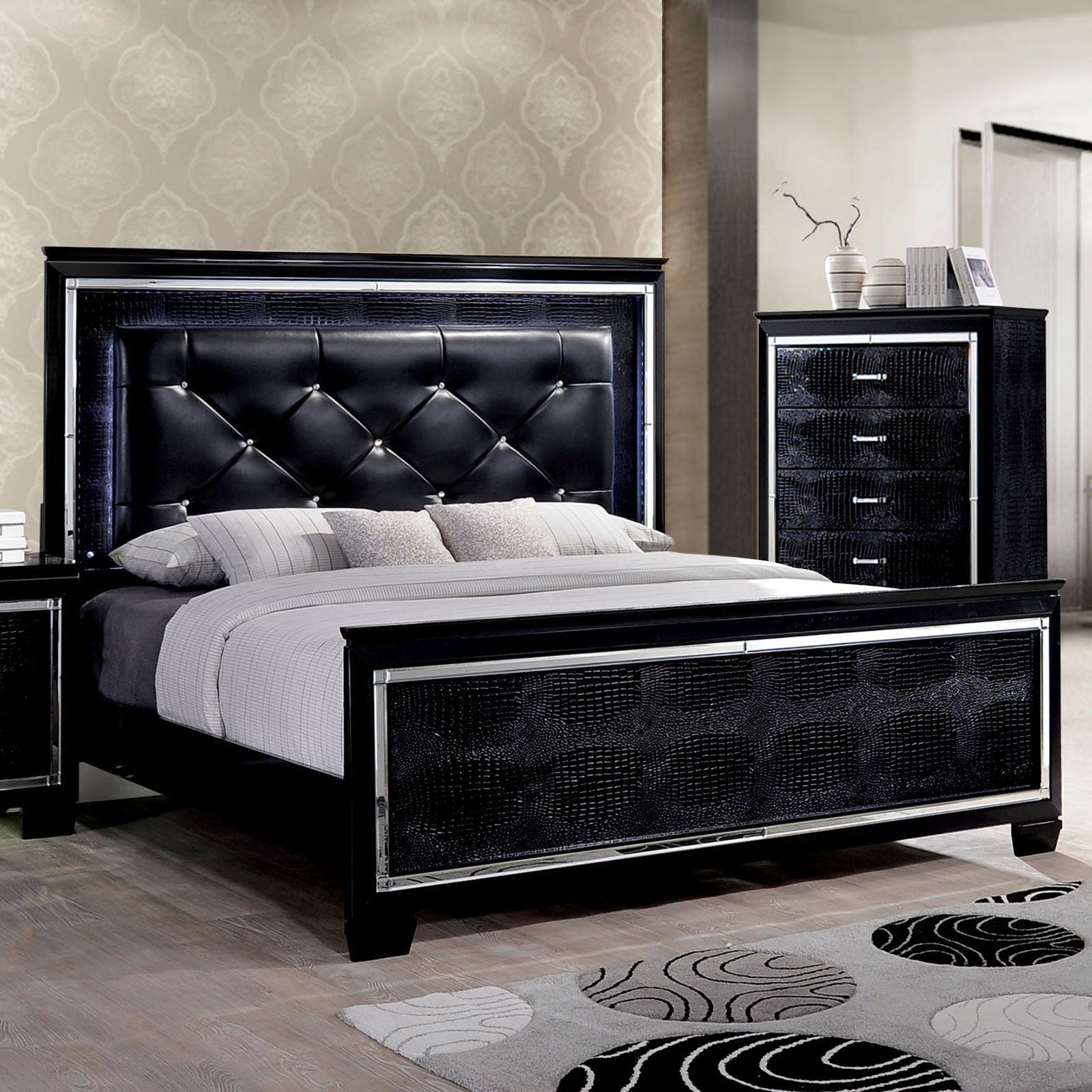 Bellanova Black 5 Pc. Queen Bedroom Set w/ Chest
