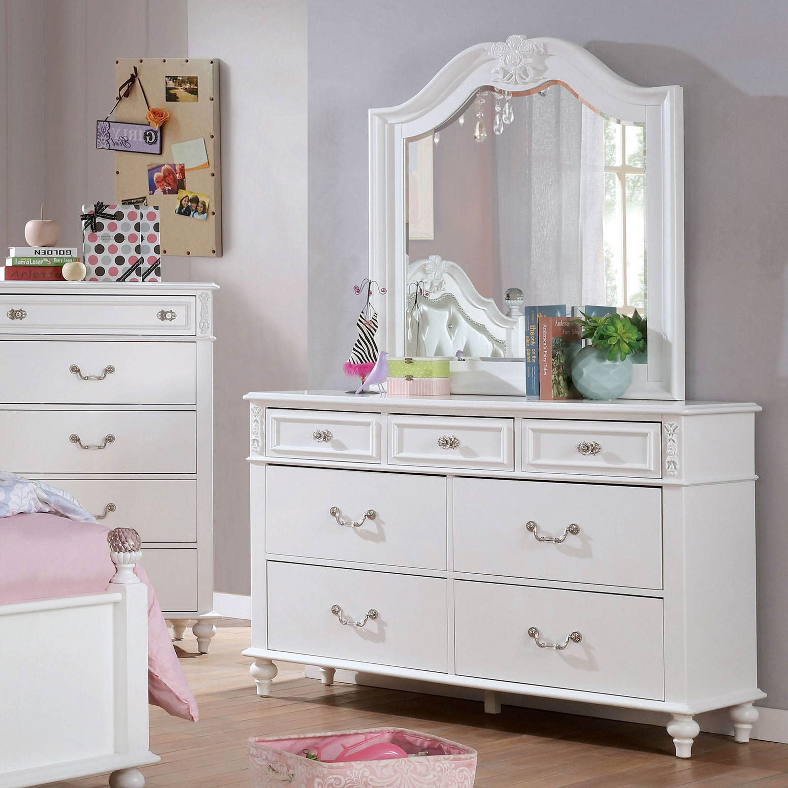 Belva White 4 Pc. Full Bedroom Set