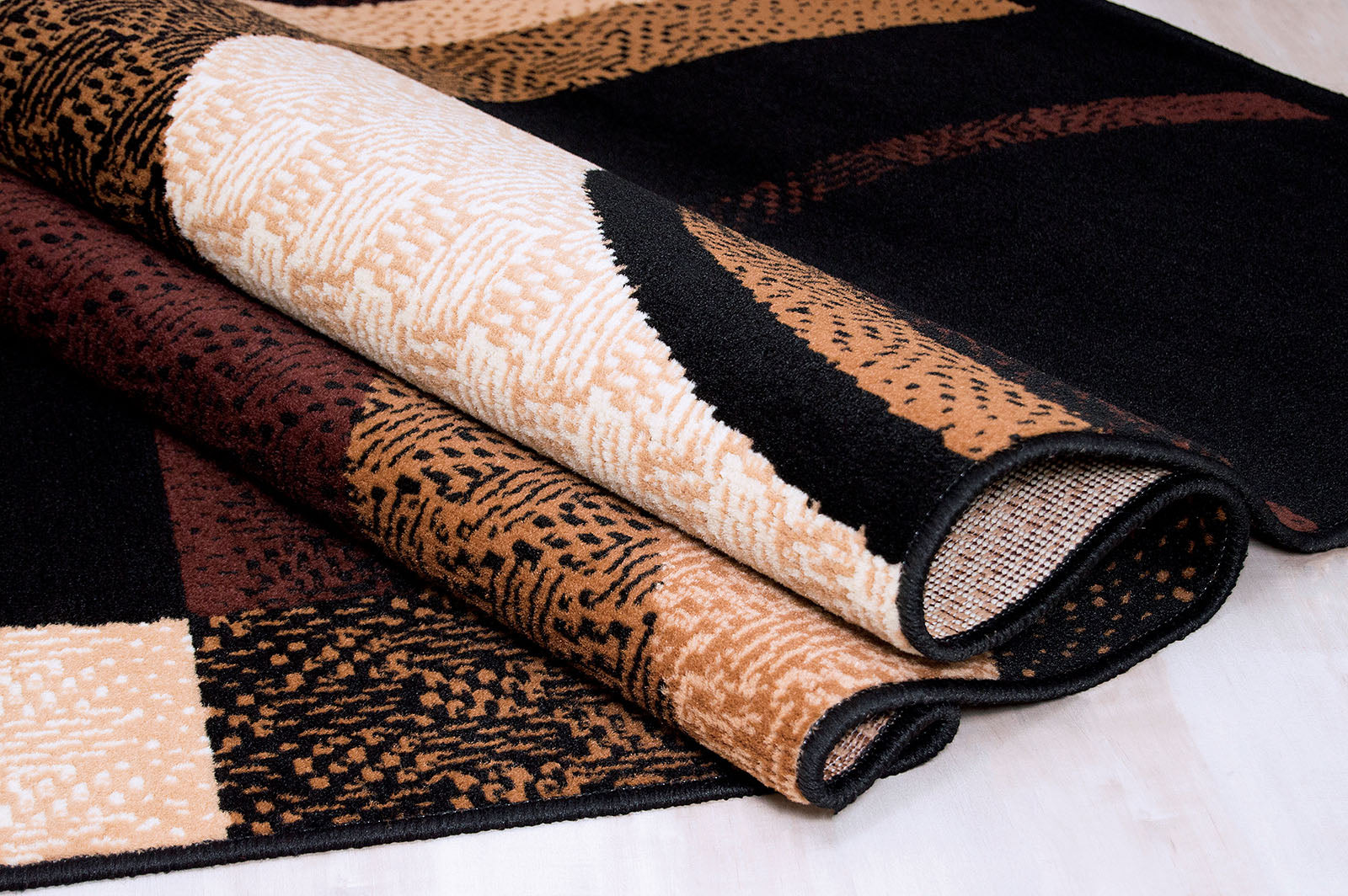 Blitar Brown/Black 5' X 7' Area Rug