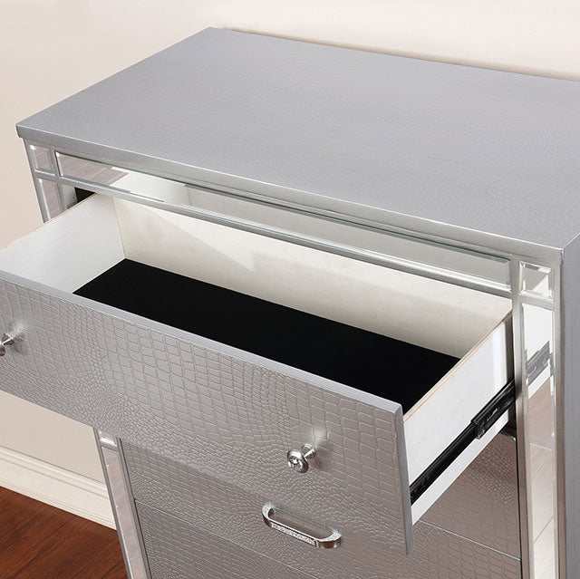 Brachium Silver Chest