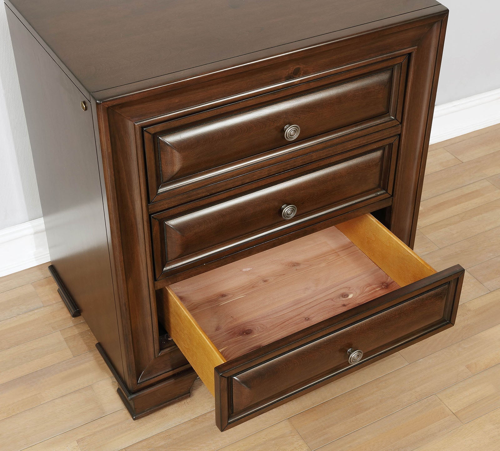 Brandt Brown Cherry 5 Pc. Queen Bedroom Set w/ 2NS