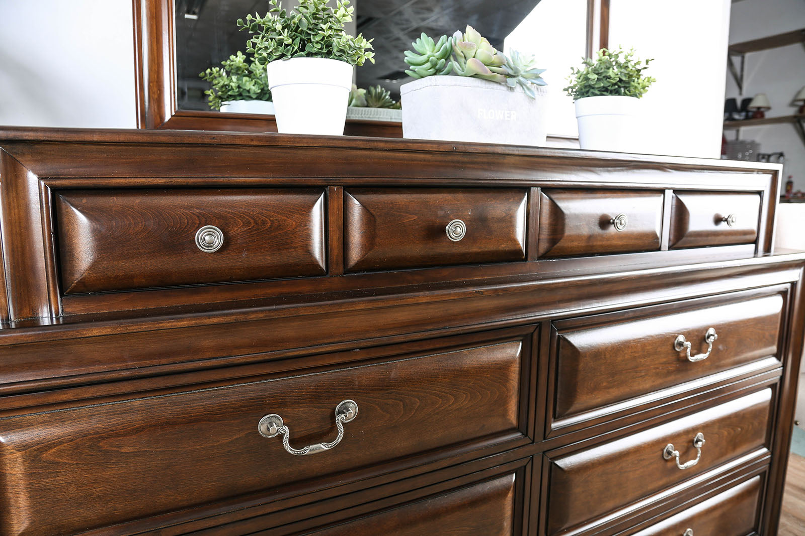 Brandt Brown Cherry 5 Pc. Queen Bedroom Set w/ Chest