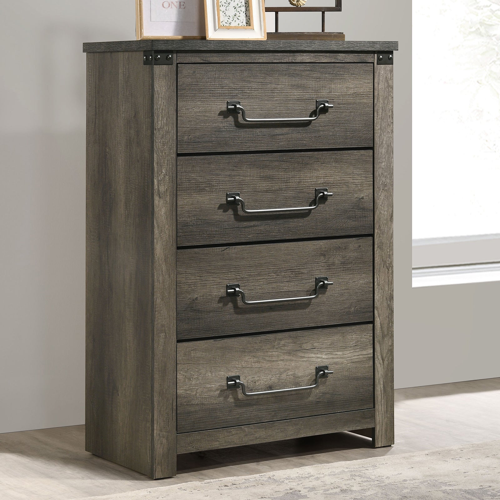 Britonale Gray Queen 5 Piece Bedroom Set w/Chest