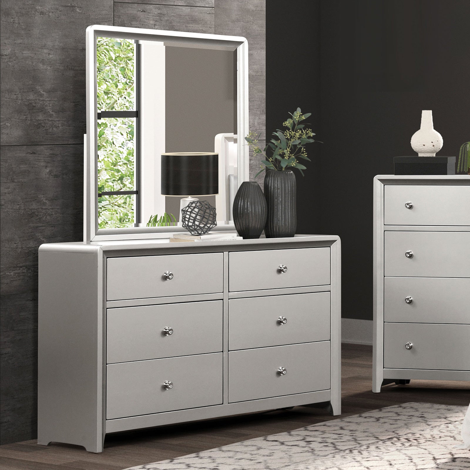 Bryne Champagne Queen 5 Piece Bedroom Set w/Chest