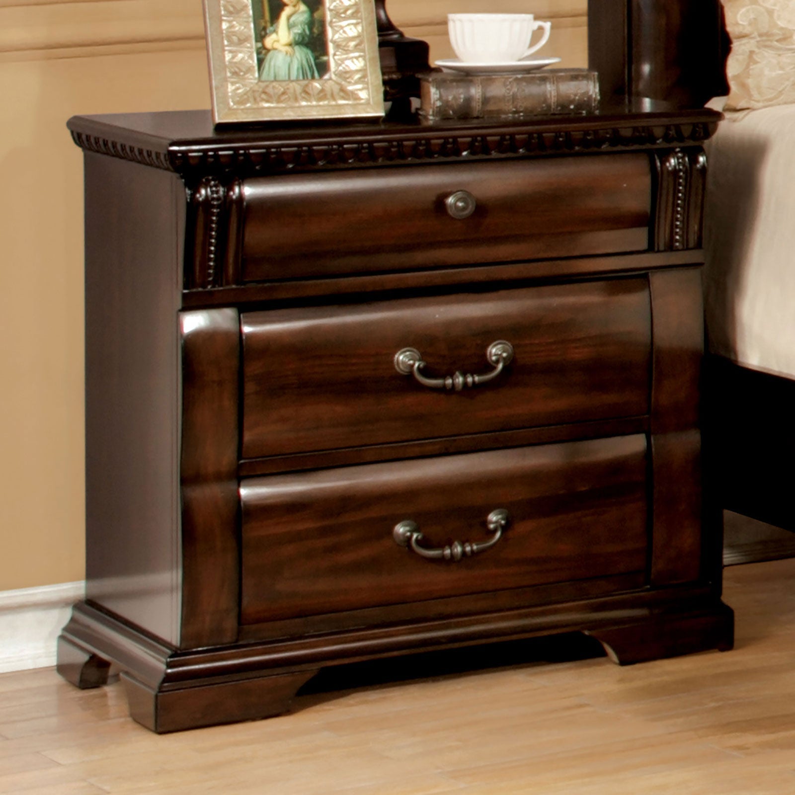 Burleigh Cherry 5 Pc. Queen Bedroom Set w/ 2NS