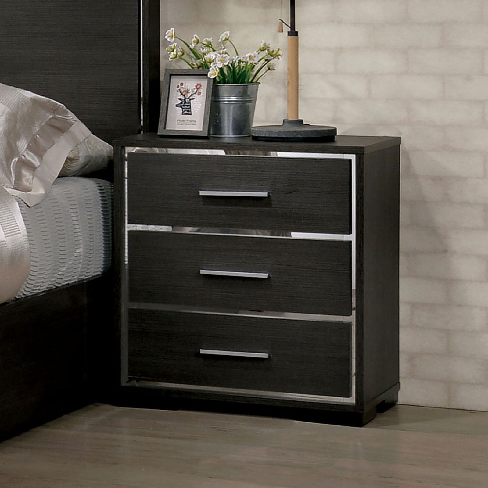 Camryn Warm Gray 5 Pc. Queen Bedroom Set w/ 2NS