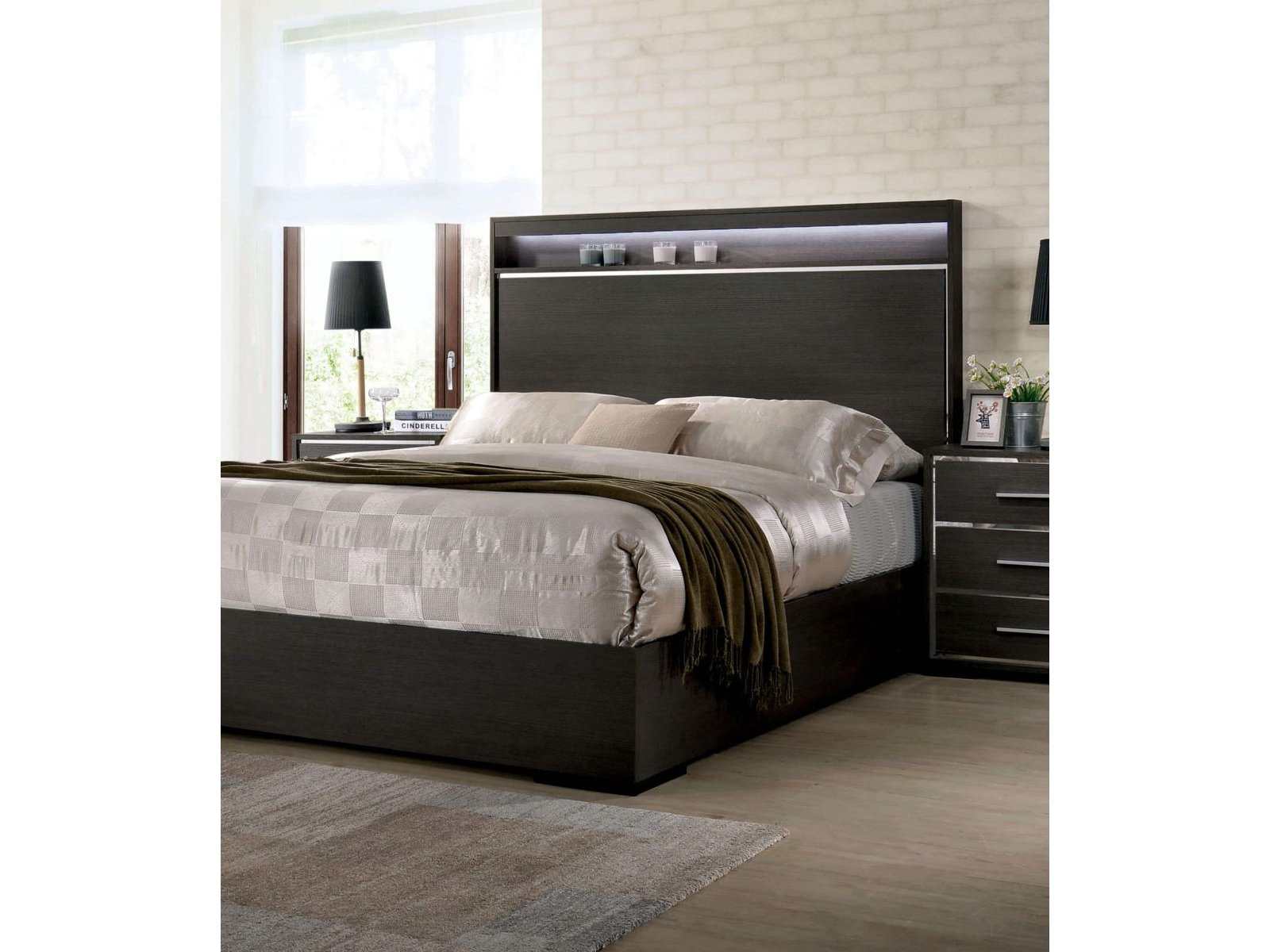 Camryn Warm Gray Queen Bed