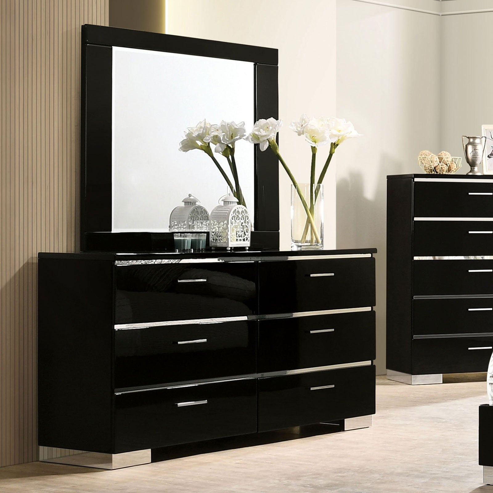 Carlie Black/Chrome 5 Pc. Queen Bedroom Set w/ Chest