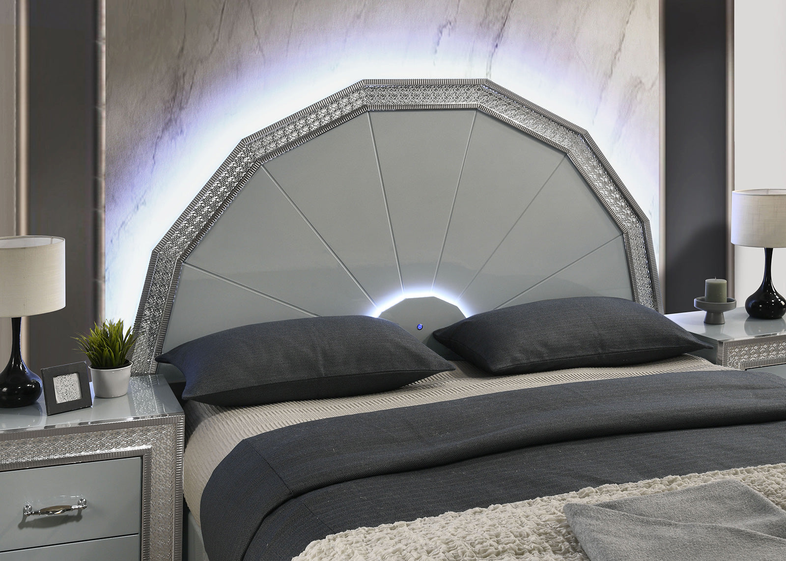 Cassiopeia Metallic Gray Queen Bed