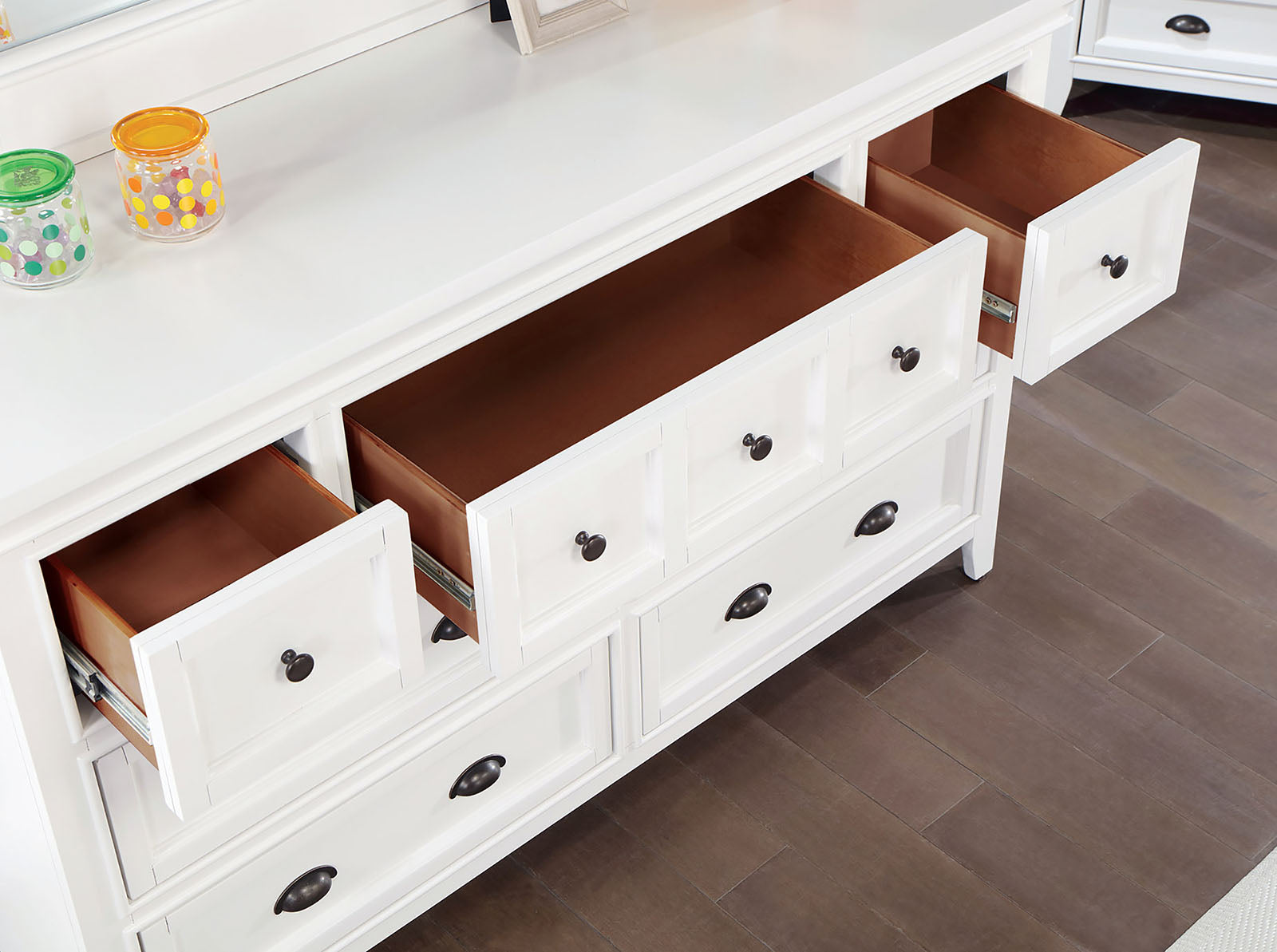 Castile White 5 Pc. Queen Bedroom Set w/ Chest