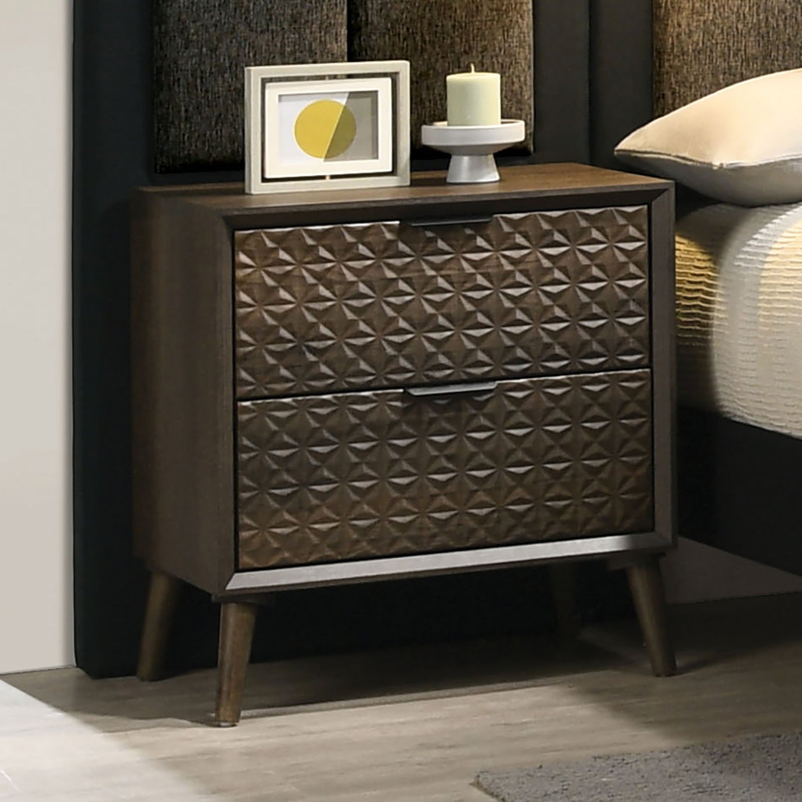 Chalfont Dark Brown Queen 5 Piece Bedroom Set w/2 Nightstands