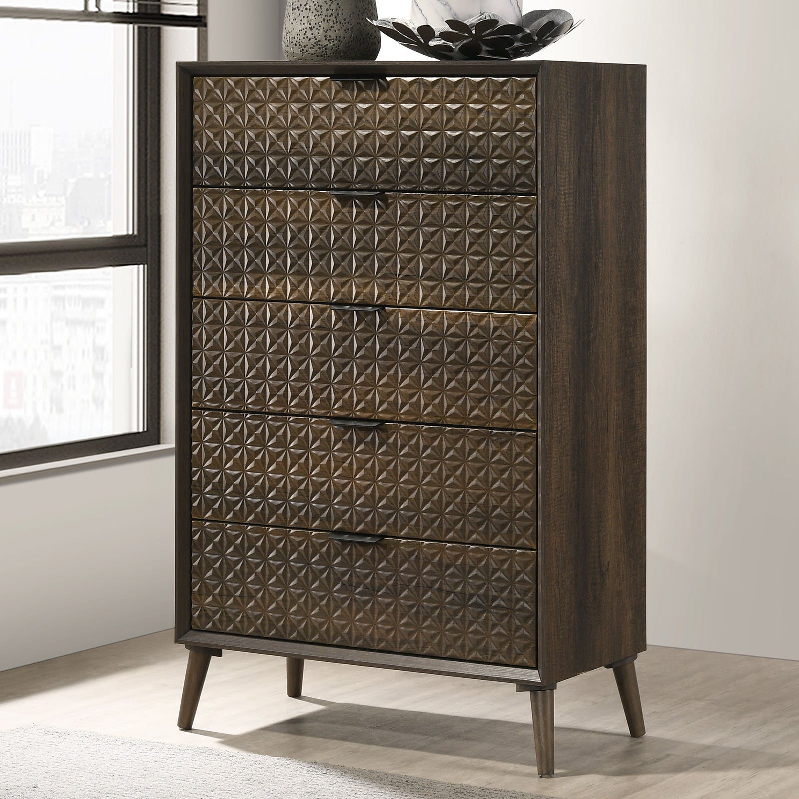 Chalfont Dark Brown Queen 5 Piece Bedroom Set w/Chest